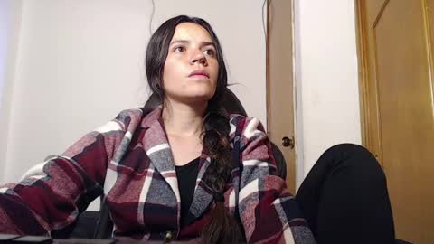 noreen_ online show from April 14, 10:27 pm