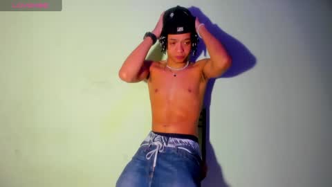 Snapshot of not_hoffman chatting on December 4, 1:09 pm HOFFMAN online show from December 4, 1:09 pm