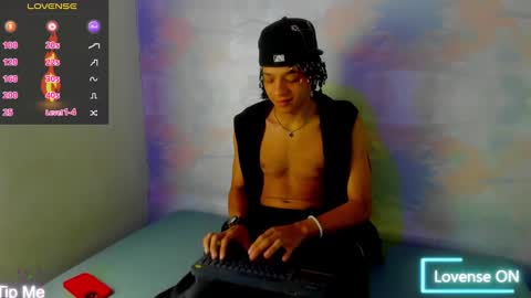 Snapshot of not_hoffman chatting on December 14, 1:27 pm HOFFMAN online show from December 14, 1:27 pm