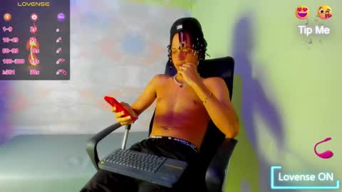 Snapshot of not_hoffman chatting on December 20, 5:18 pm HOFFMAN online show from December 20, 5:18 pm