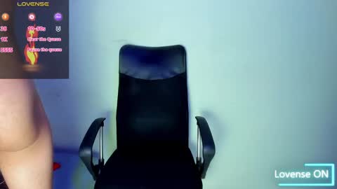 Snapshot of not_hoffman chatting on December 23, 1:35 pm HOFFMAN online show from December 23, 1:35 pm