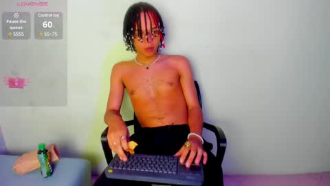 Snapshot of not_hoffman chatting on January 21, 1:22 pm HOFFMAN online show from January 21, 1:22 pm