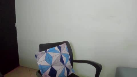 Snapshot of not_hoffman chatting on February 18, 4:26 pm HOFFMAN online show from February 18, 4:26 pm