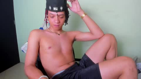 Snapshot of not_hoffman chatting on February 21, 5:53 pm HOFFMAN online show from February 21, 5:53 pm