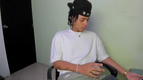 Snapshot of not_hoffman chatting on March 1, 1:18 pm HOFFMAN online show from March 1, 1:18 pm