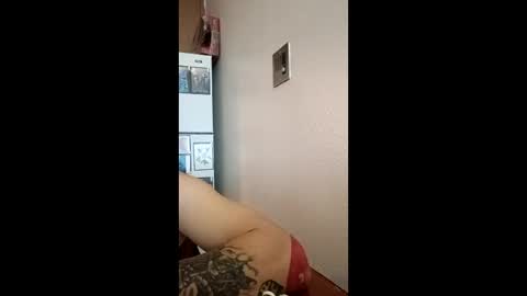 Snapshot of notmedesigned chatting on February 7, 7:06 pm notmedesigned online show from February 7, 7:06 pm