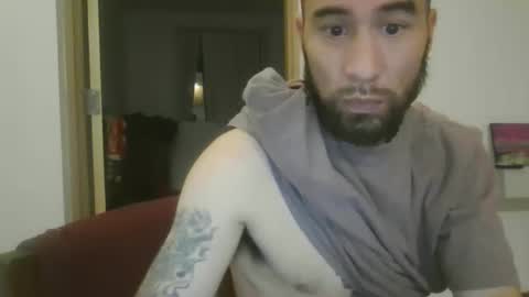 Snapshot of notmedesigned chatting on April 1, 6:25 am notmedesigned online show from April 1, 6:25 am