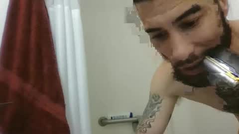 Snapshot of notmedesigned chatting on April 4, 7:00 pm notmedesigned online show from April 4, 7:00 pm