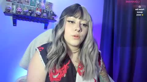 Snapshot of nova_gara chatting on June 20, 2:03 am s online show from June 20, 2:03 am