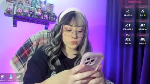 Snapshot of nova_gara chatting on June 23, 12:52 am s online show from June 23, 12:52 am