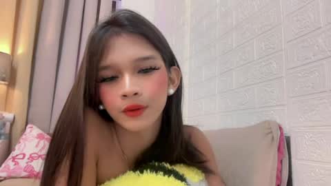Snapshot of nova_licious chatting on May 12, 12:35 pm nova_licious online show from May 12, 12:35 pm