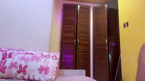 Snapshot of nova_licious chatting on May 26, 3:41 pm nova_licious online show from May 26, 3:41 pm