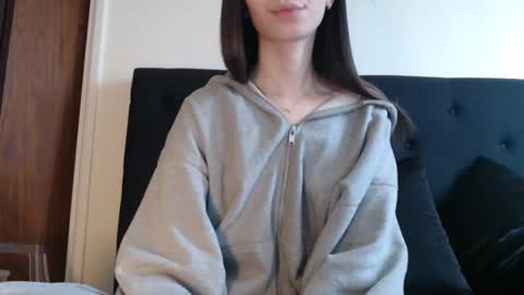 Snapshot of novafrey chatting on December 17, 7:15 pm Olivia online show from December 17, 7:15 pm