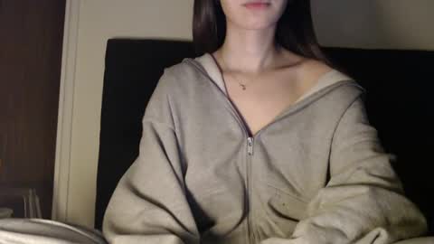 Snapshot of novafrey chatting on December 17, 11:05 pm Olivia online show from December 17, 11:05 pm