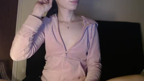 Snapshot of novafrey chatting on January 13, 3:23 am Olivia online show from January 13, 3:23 am