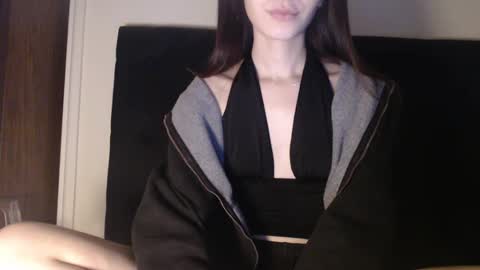 Snapshot of novafrey chatting on February 11, 6:19 am Olivia online show from February 11, 6:19 am