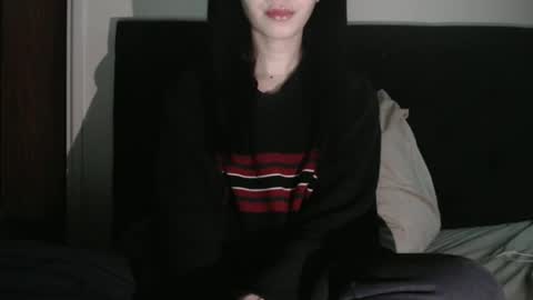 Snapshot of novafrey chatting on May 24, 1:05 pm Olivia online show from May 24, 1:05 pm