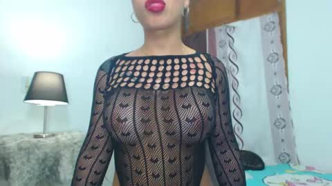 Snapshot of novaxgirl89 chatting on May 21, 11:01 pm novaxgirl89 online show from May 21, 11:01 pm