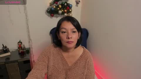 nuit_rose online show from December 15, 2:05 am