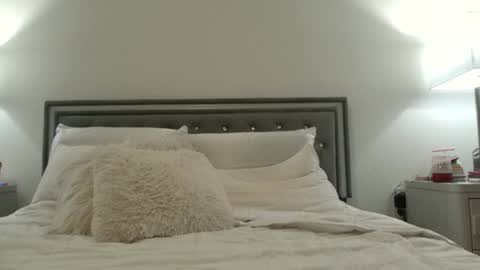 Snapshot of nursekittyslut chatting on January 13, 1:34 am nursekittyslut online show from January 13, 1:34 am