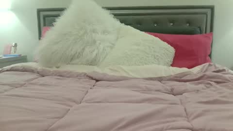 Snapshot of nursekittyslut chatting on February 25, 7:31 am nursekittyslut online show from February 25, 7:31 am