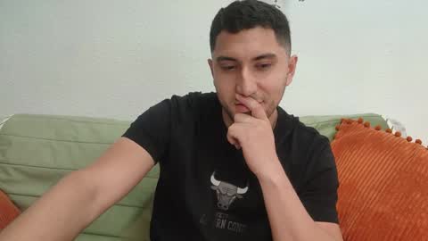 Snapshot of nuxfertt chatting on May 23, 2:32 pm nuxfertt online show from May 23, 2:32 pm