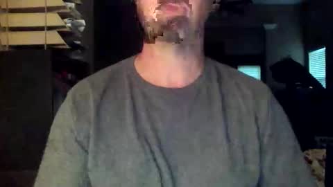 nvrenuff1979 online show from May 7, 11:37 am