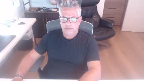 Snapshot of nxnw6767 chatting on May 8, 1:05 pm nxnw6767 online show from May 8, 1:05 pm