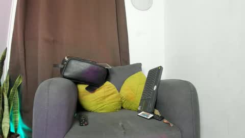 Nia online show from January 17, 5:01 am