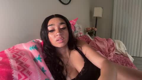 nylasinns online show from April 30, 1:12 am