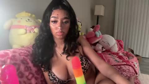 nylasinns online show from May 23, 1:55 am