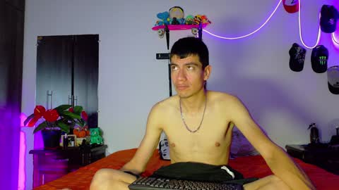 Snapshot of nymphobuddies chatting on January 19, 9:13 pm David and Steven Independents online show from January 19, 9:13 pm