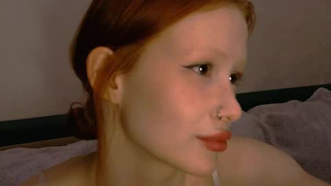 nyra_thira online show from May 8, 10:59 pm