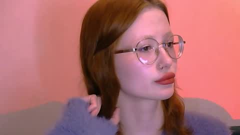 nyra_thira online show from May 24, 9:42 pm