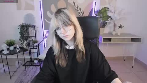 Nyx online show from May 30, 4:53 am