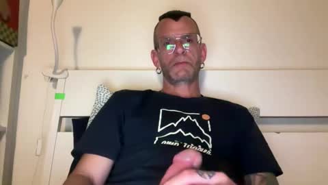 Jonathan Deep online show from April 9, 10:15 pm