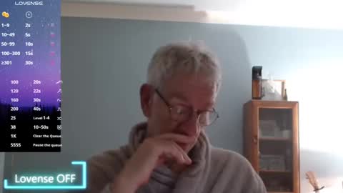 Snapshot of obliox175 chatting on December 9, 7:50 am Obliox online show from December 9, 7:50 am