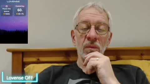 Snapshot of obliox175 chatting on December 11, 12:54 am Obliox online show from December 11, 12:54 am