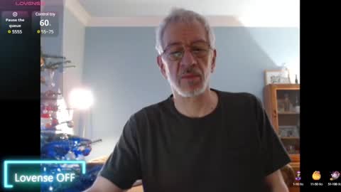 Snapshot of obliox175 chatting on December 15, 11:09 pm Obliox online show from December 15, 11:09 pm