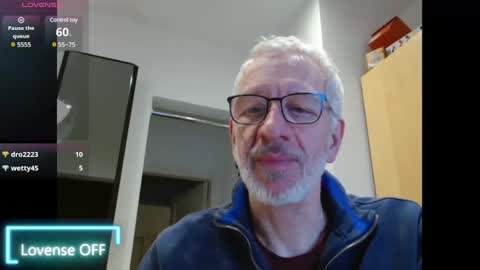 Snapshot of obliox175 chatting on January 13, 1:02 am Obliox online show from January 13, 1:02 am