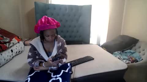 obsessedmimi online show from May 25, 9:04 am