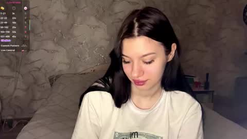 Amelia online show from February 5, 8:30 am