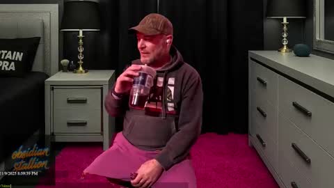 Snapshot of obsidian_stallion chatting on November 10, 1:59 am Obsidian stallion online show from November 10, 1:59 am