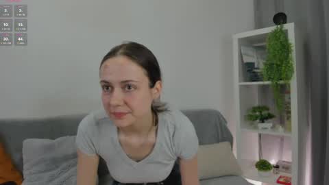 Snapshot of obsidiva chatting on June 3, 1:46 pm Elis online show from June 3, 1:46 pm