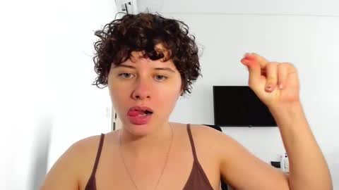 Evie online show from February 23, 3:59 am