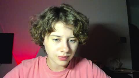 Evie online show from April 6, 5:03 pm