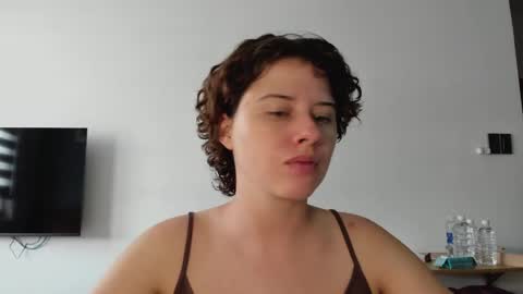 Evie online show from April 14, 7:25 am