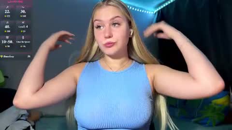 Snapshot of odelindafaro chatting on June 19, 2:32 pm Lili online show from June 19, 2:32 pm