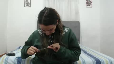 Val online show from February 13, 7:43 pm