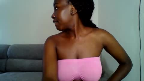 Snapshot of odrienna chatting on March 25, 7:36 am odrie online show from March 25, 7:36 am